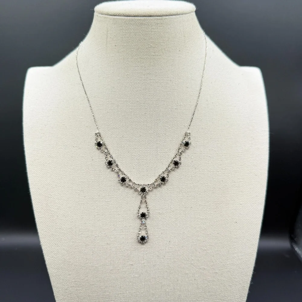 N/A elegant black